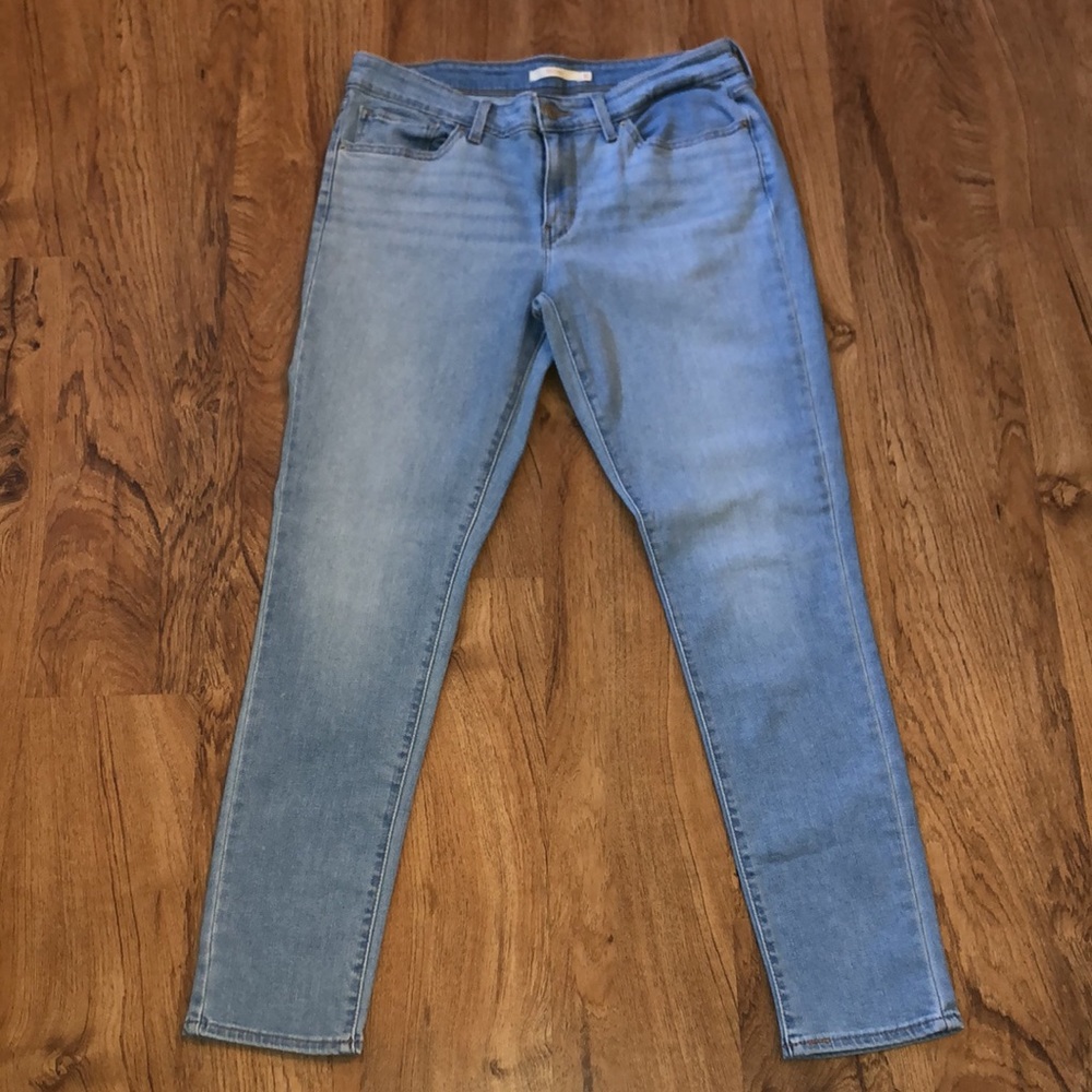 Levi’s 711 Skinny Jeans